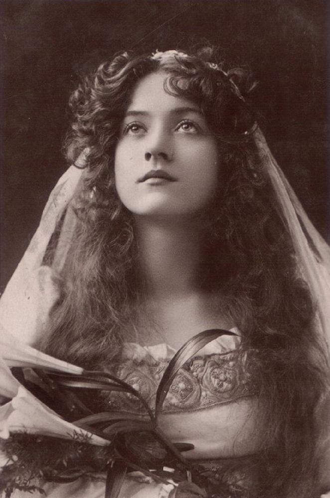 Maude Fealy Photographs and Biography