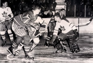 Jean Beliveau (No. 4) scores a goal against the Toronto Maple Leafs October 15 , 1959. Goalie is Johnny Bower. Canadiens won the game 4-2 - photo: UPI