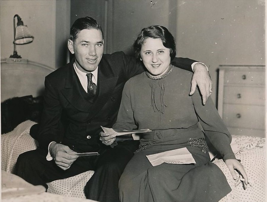Dizzy Dean and wife 1934
