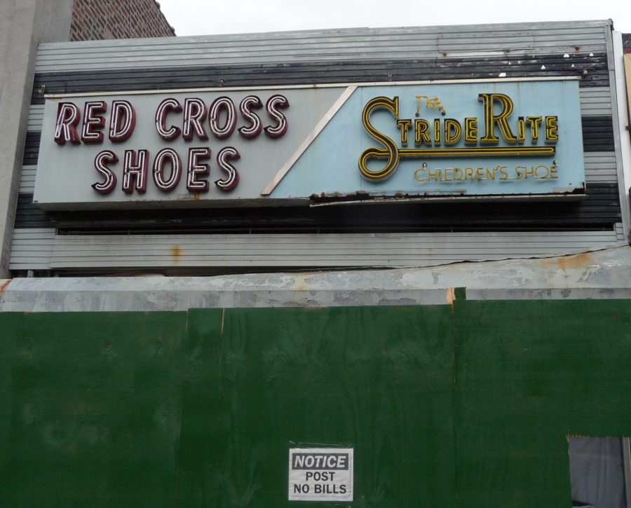 stride-rite-neon-sign