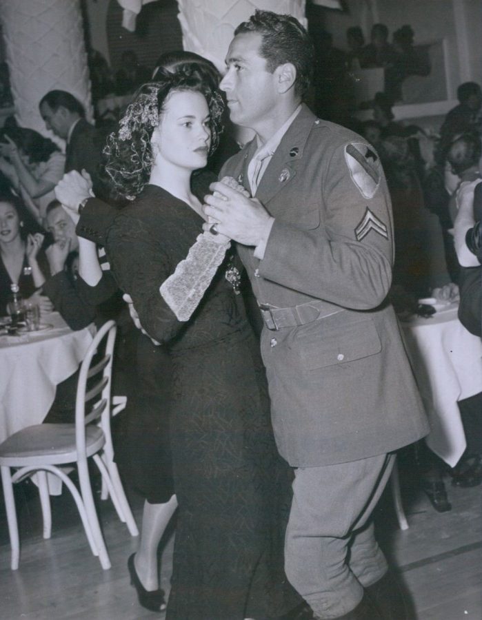 Gloria Vanderbilt dances with husband 1942