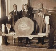 Mayor Jimmy Walker with big swiss cheese 1927 photo Wide World Photos
